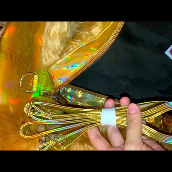 GOLD HOLOGRAPHIC WILD FAUX FUR LARGE DUFFLE BAG - Picture 5 of 5